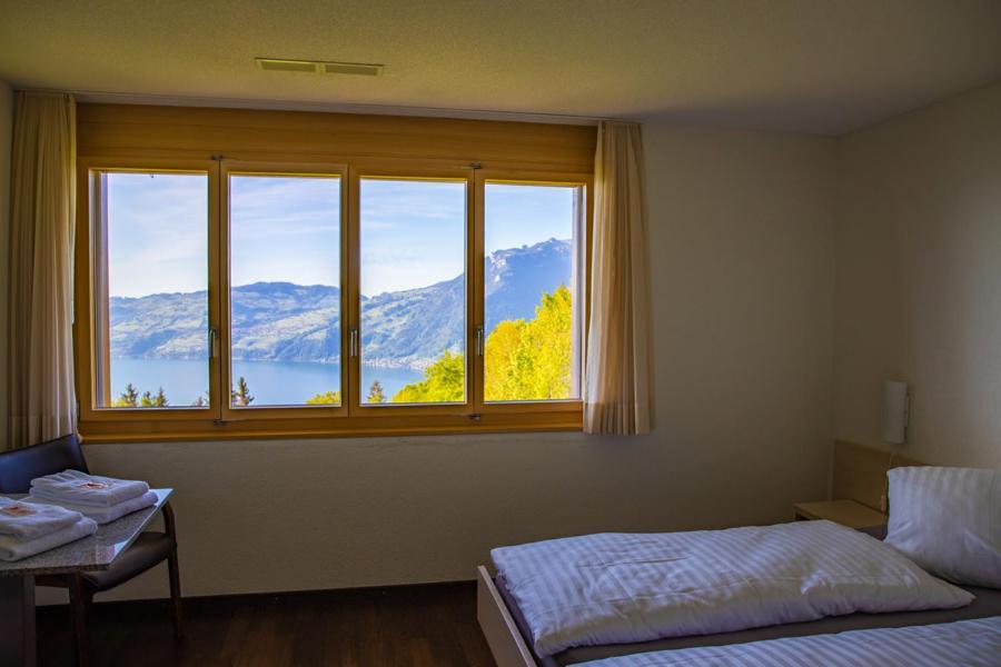 Auszeit-Hotel Z Aeschiried Aeschi Bei Spiez Ruang foto