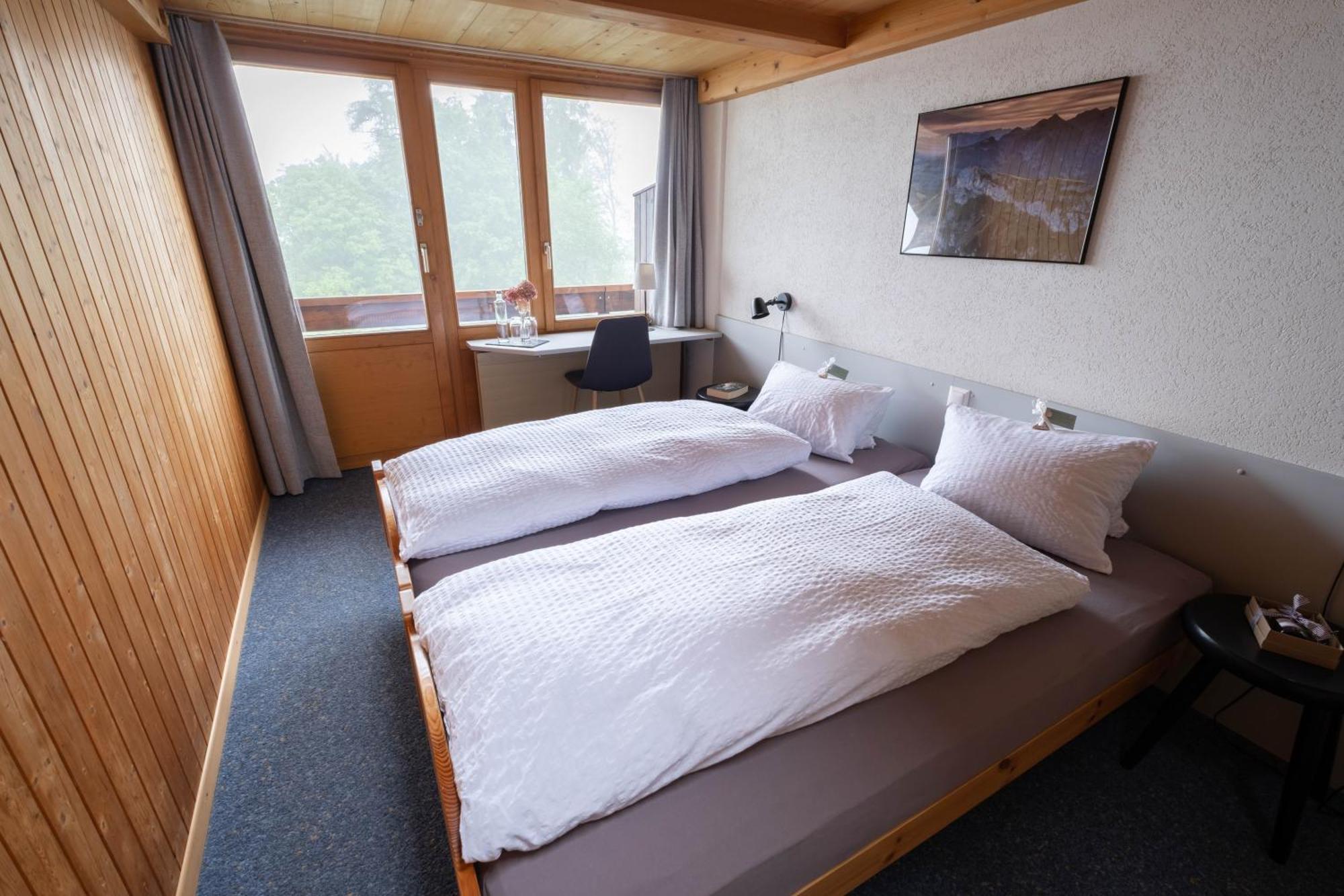Auszeit-Hotel Z Aeschiried Aeschi Bei Spiez Ruang foto