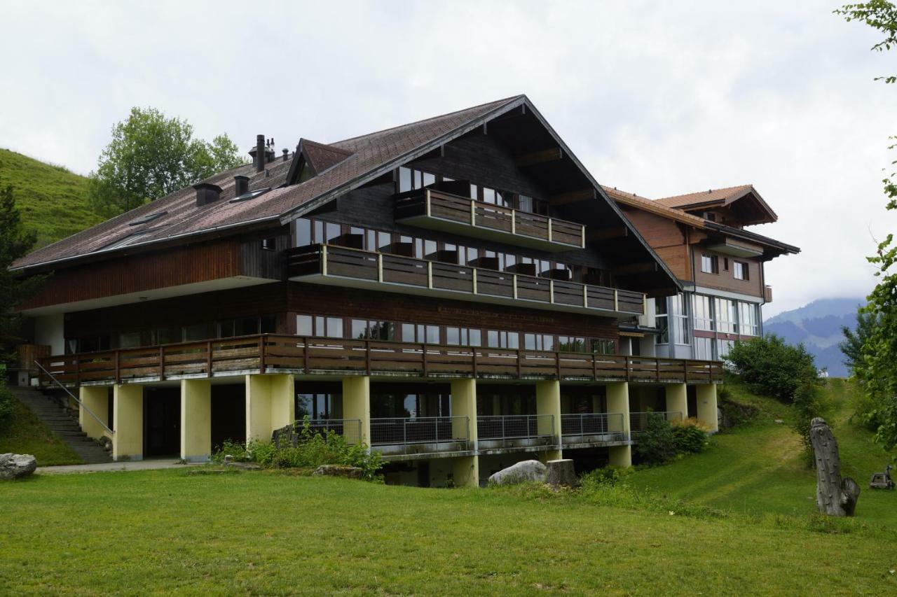 Auszeit-Hotel Z Aeschiried Aeschi Bei Spiez Ruang foto